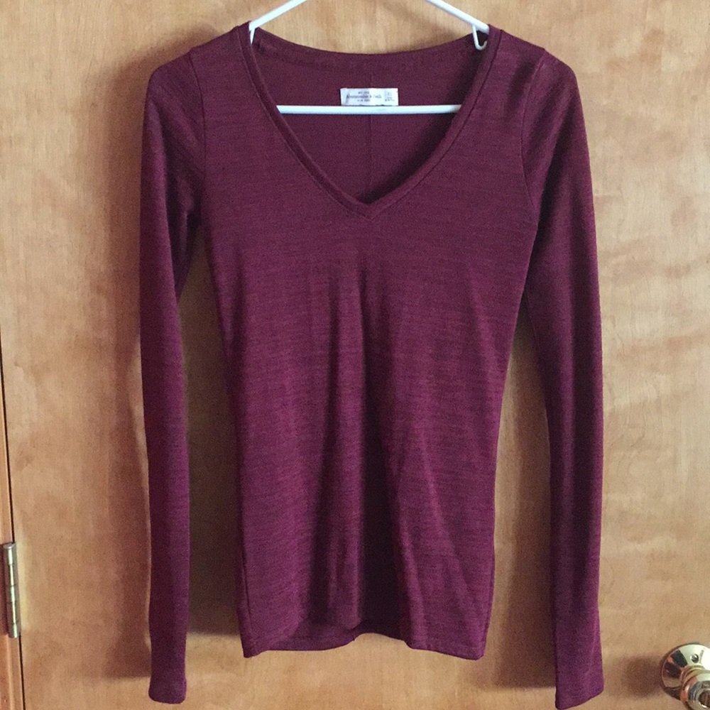 Abercrombie & Fitch Long Sleeve V-Neck